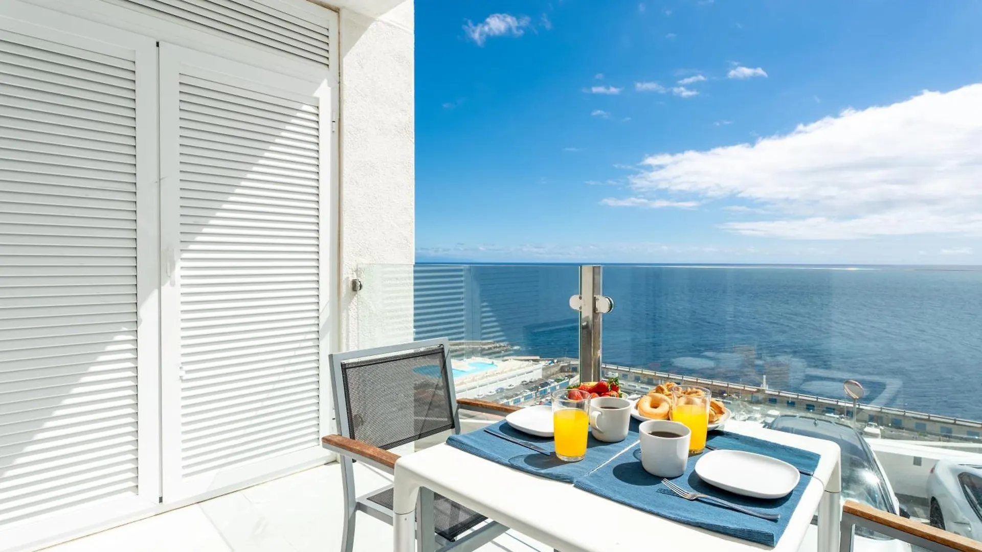 Obsidian Ocean Blue Radazul Apartment
