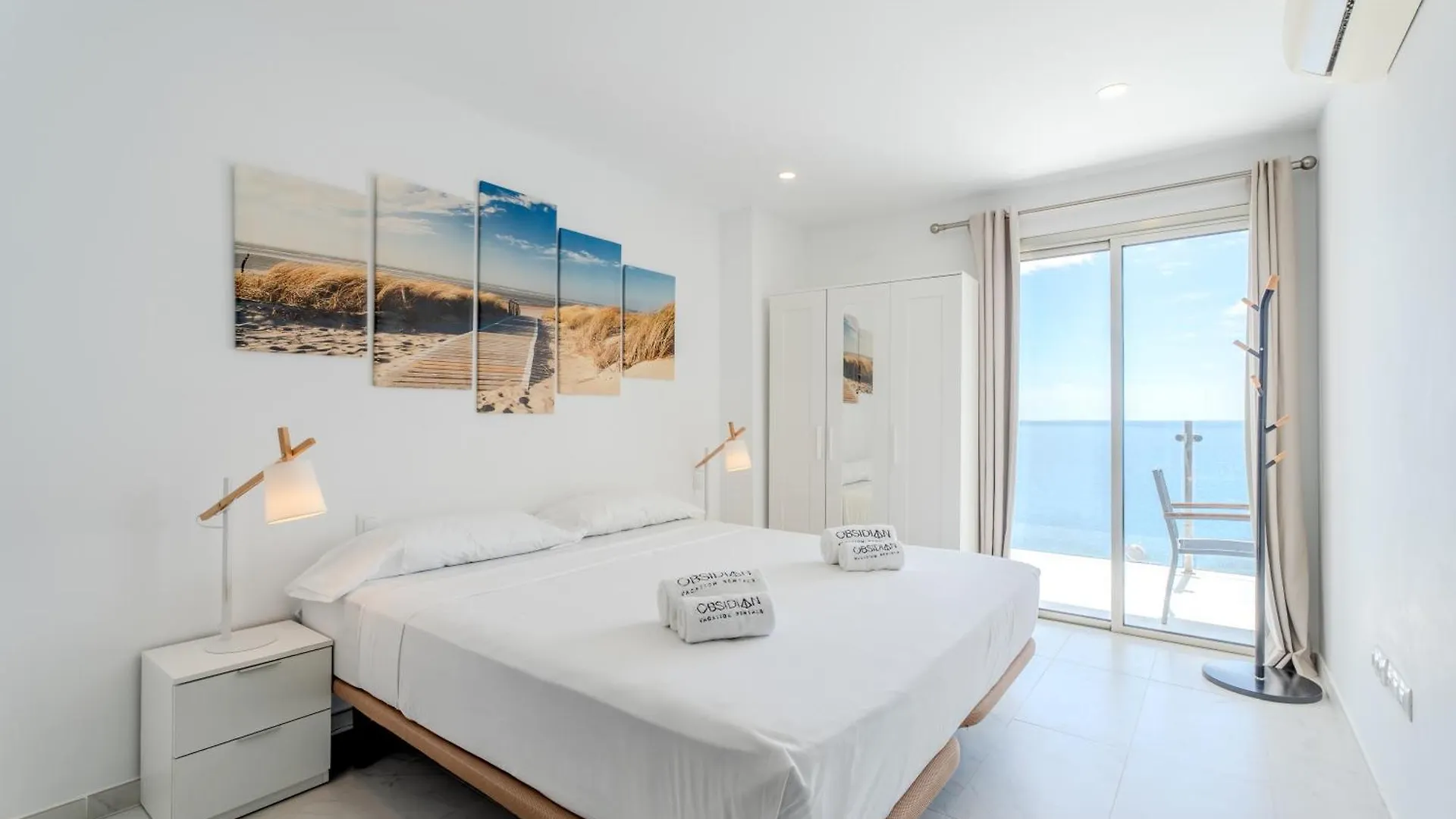 Obsidian Ocean Blue Radazul Apartment 0*,