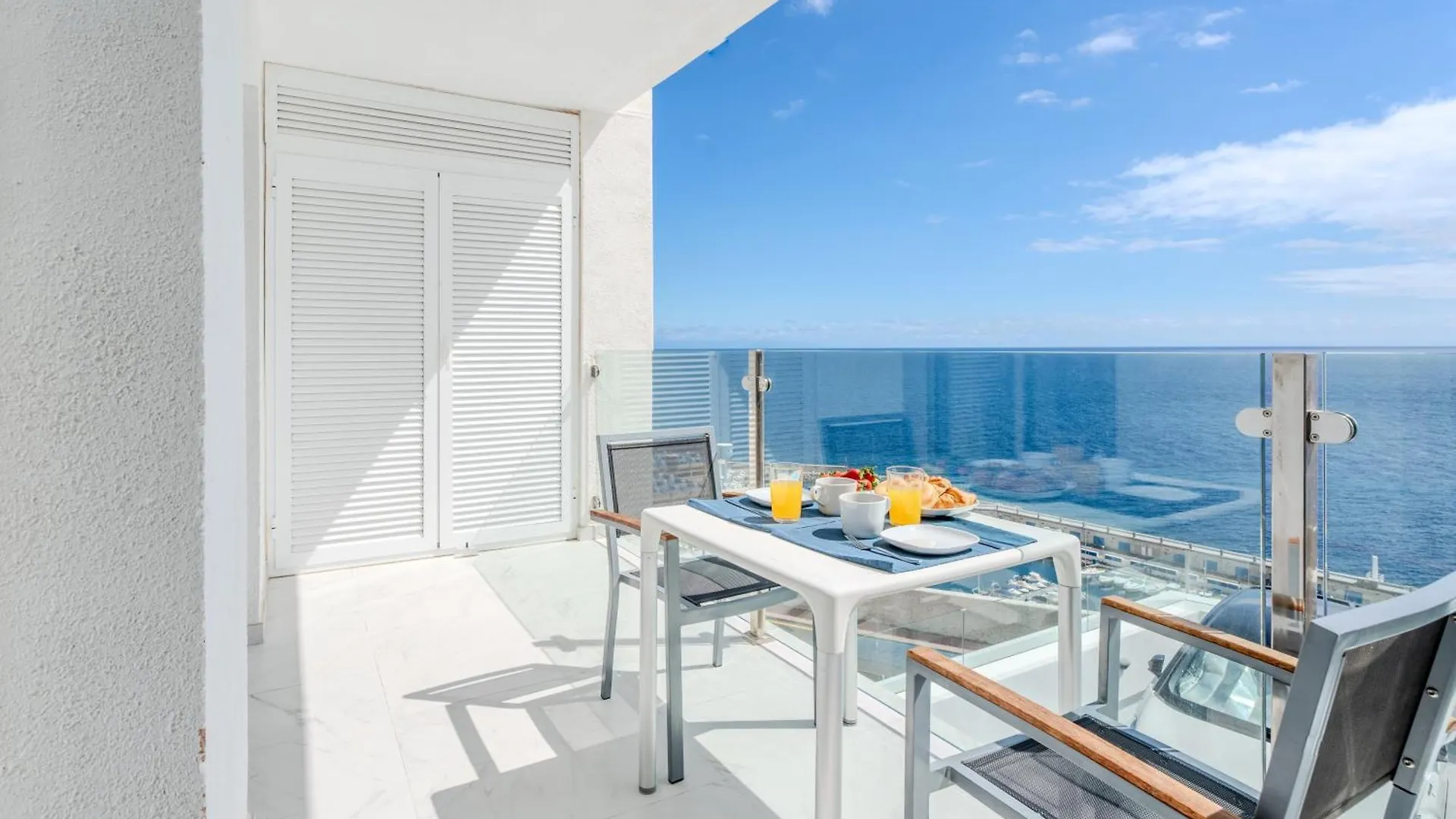 Obsidian Ocean Blue Radazul Apartment