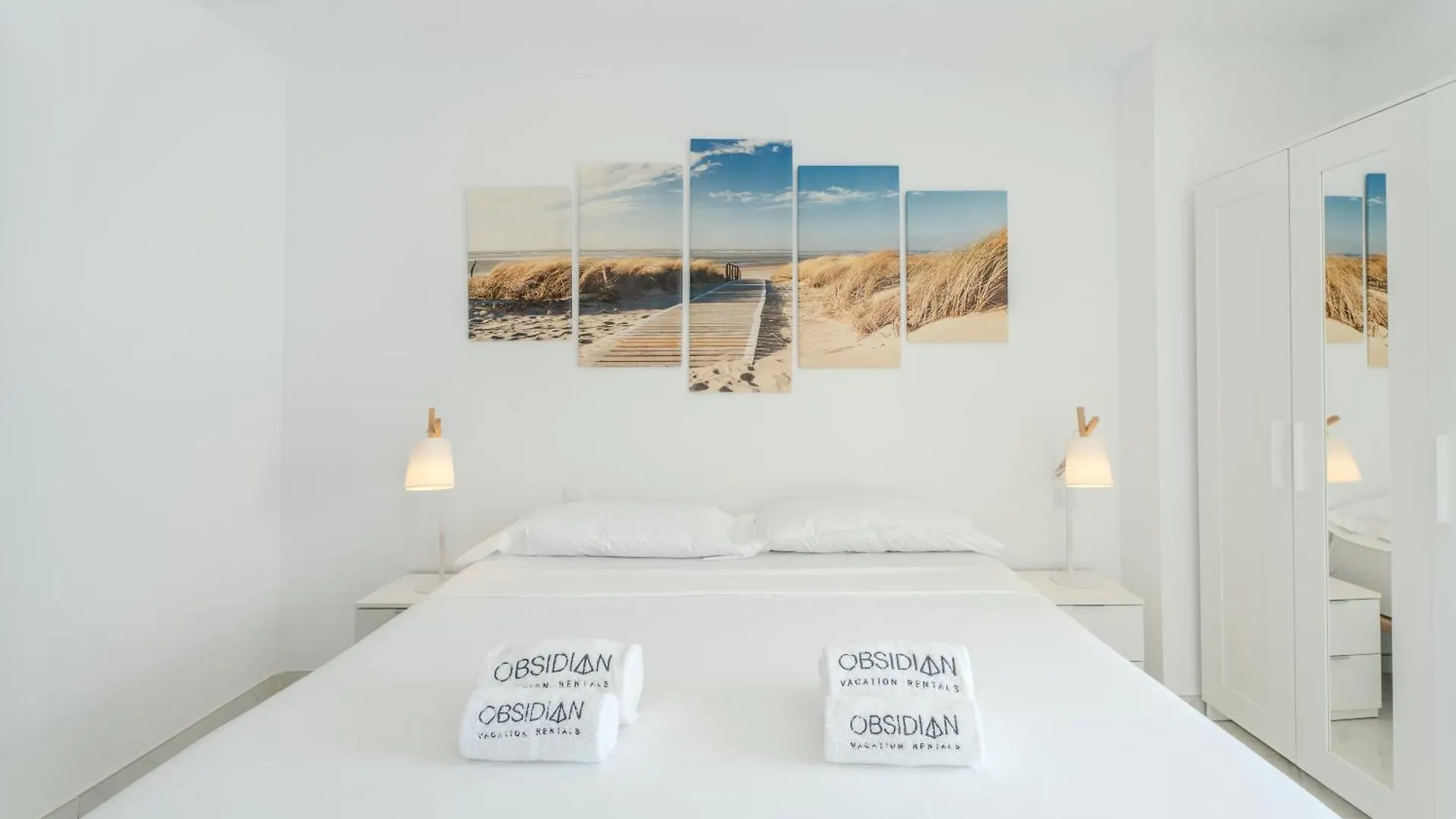 Obsidian Ocean Blue Radazul Apartment