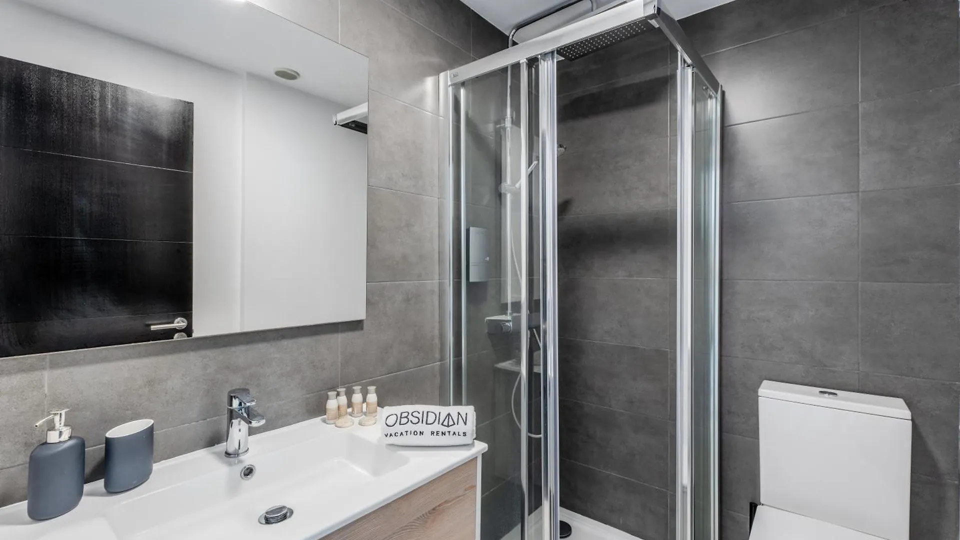 Obsidian Ocean Blue Radazul Apartment