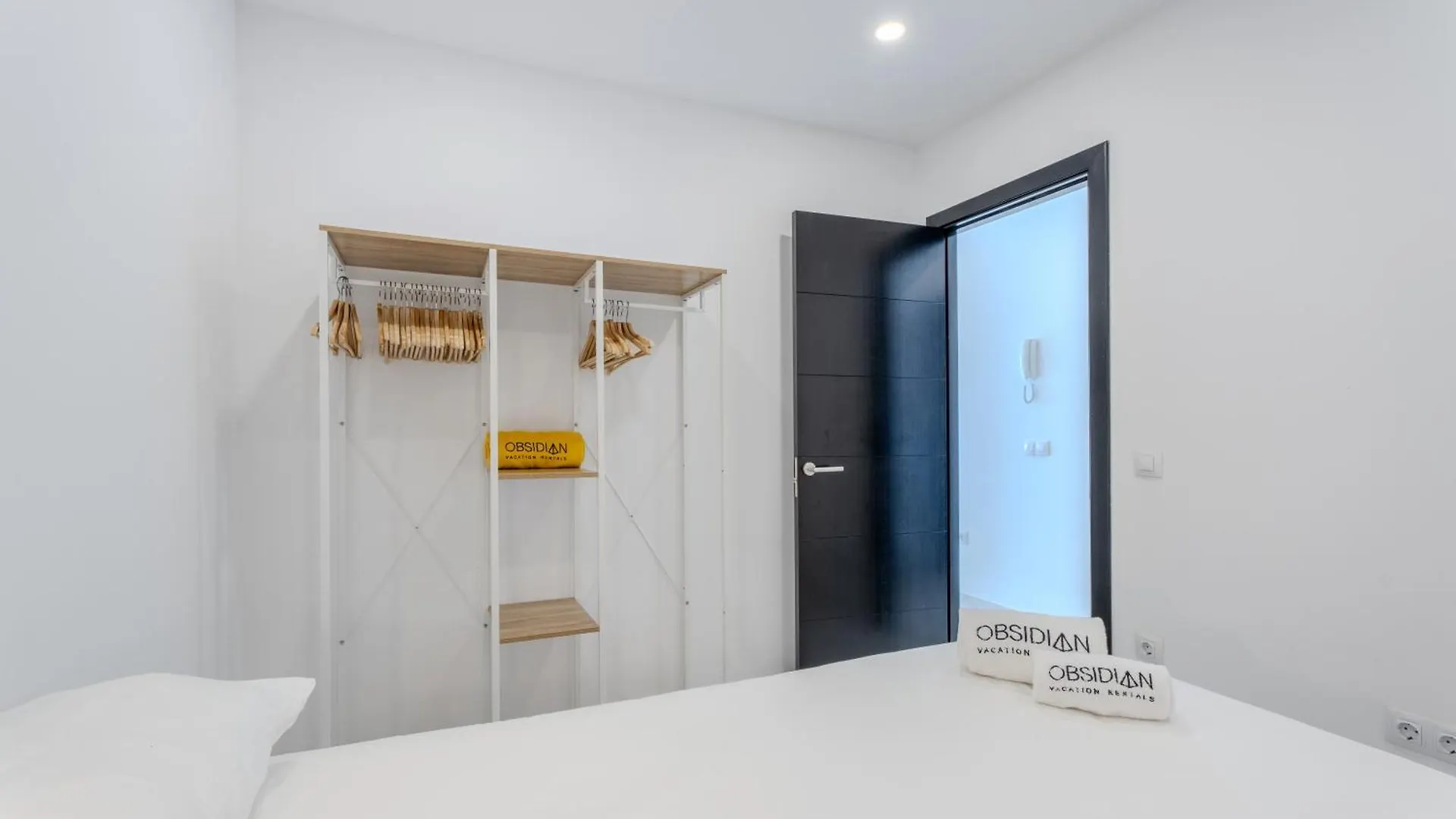 Obsidian Ocean Blue Radazul Apartment