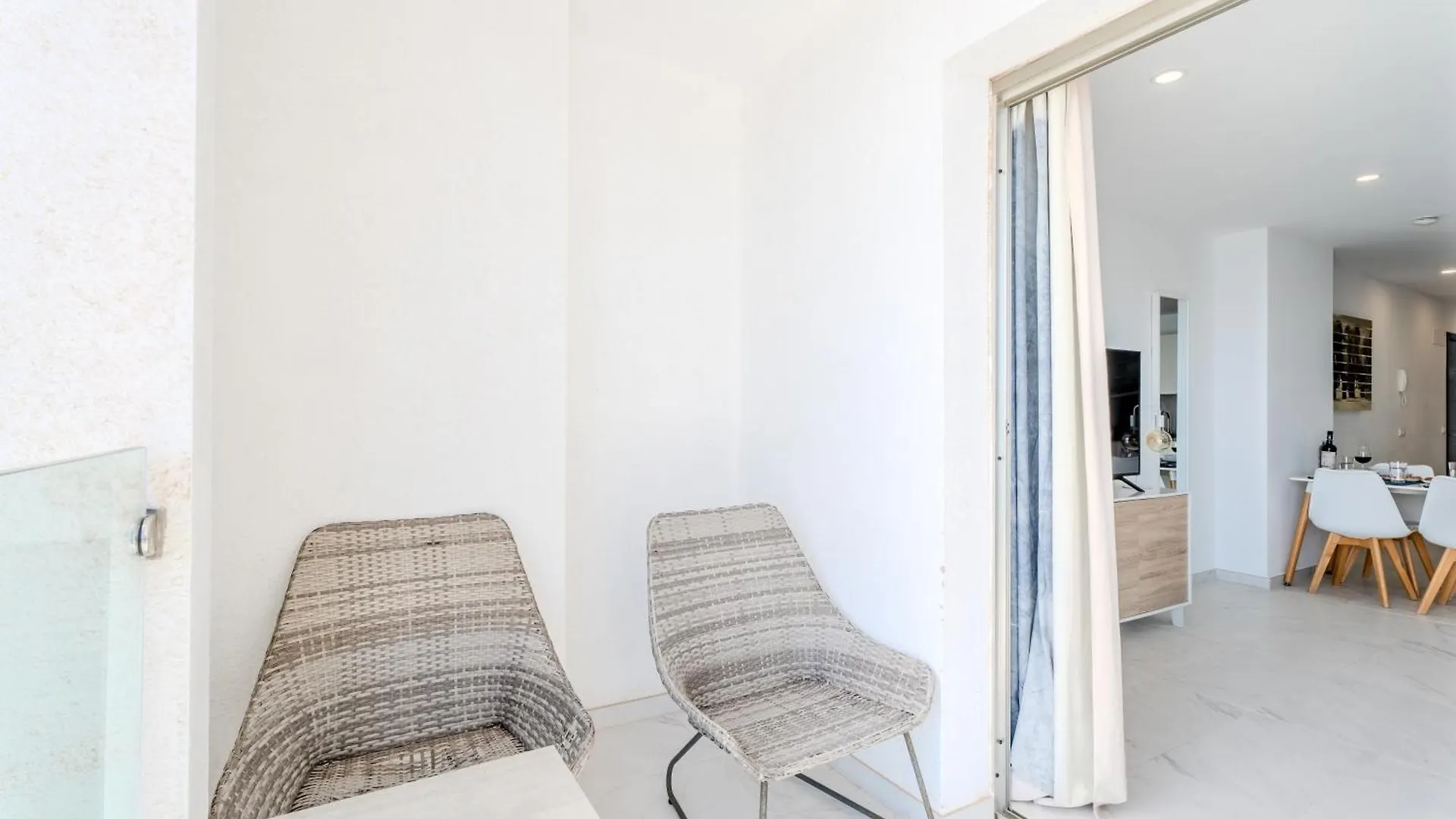 Obsidian Ocean Blue Radazul Apartment