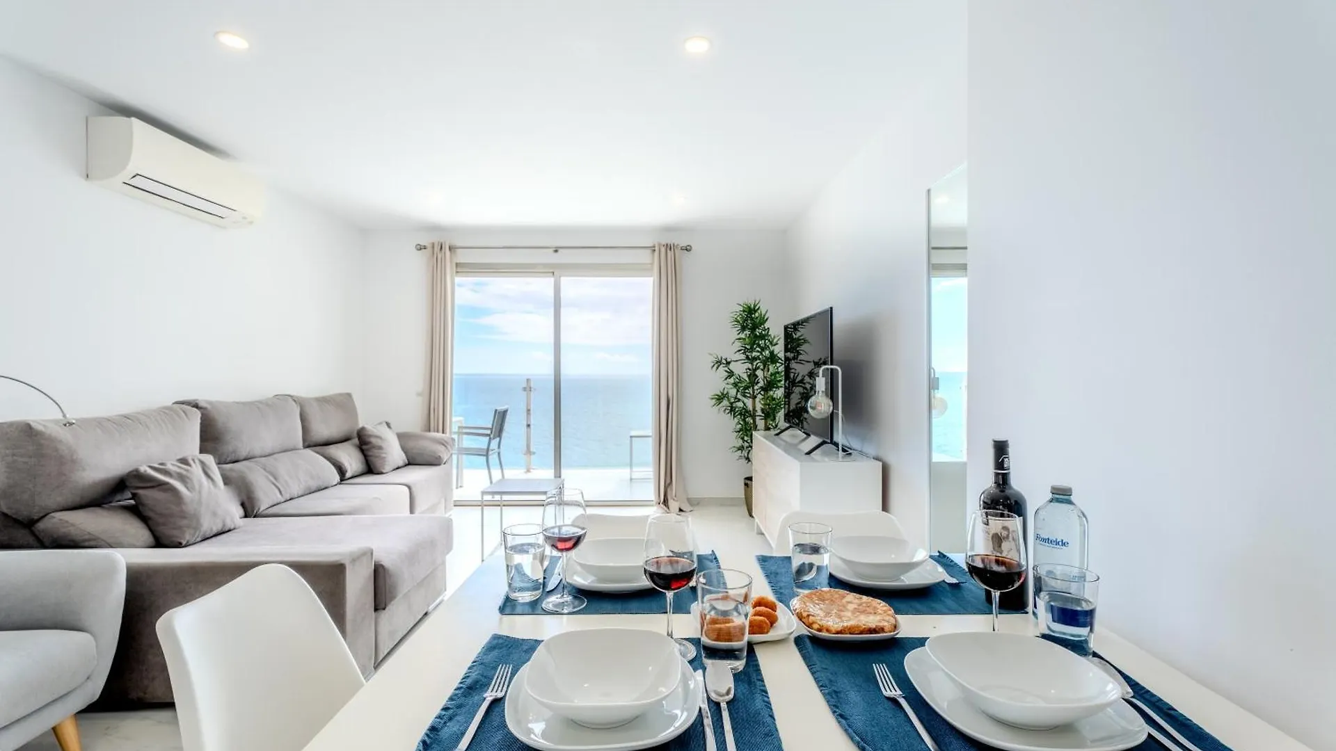 Obsidian Ocean Blue Radazul Apartment